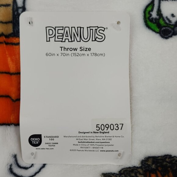 Peanuts Snoopy Halloween Pet Throw Blanket 60"x70" By Berkshire Orange Doghouse - Picture 5 of 6